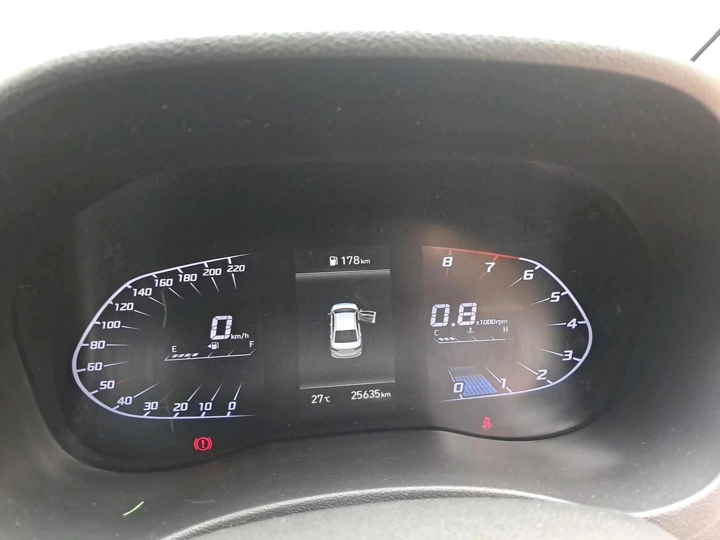 2022 Hyundai Verna SX 1.5 VTVT, Petrol, Manual, 25,635 km, interior