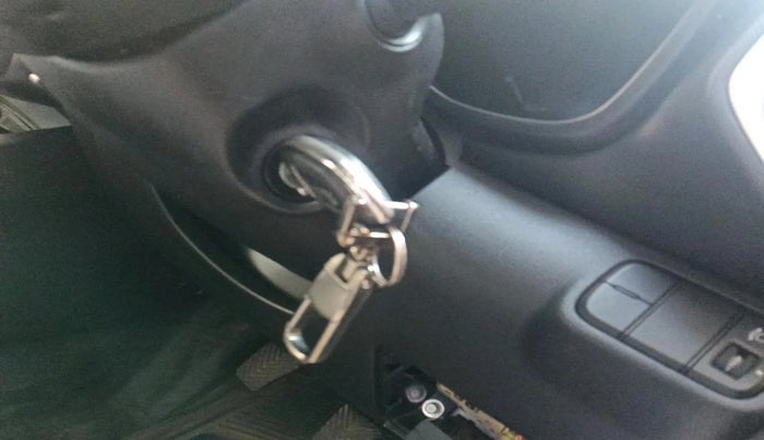 2020 Hyundai VENUE SX 1.0 TURBO, Petrol, Manual, 74,504 km, interior