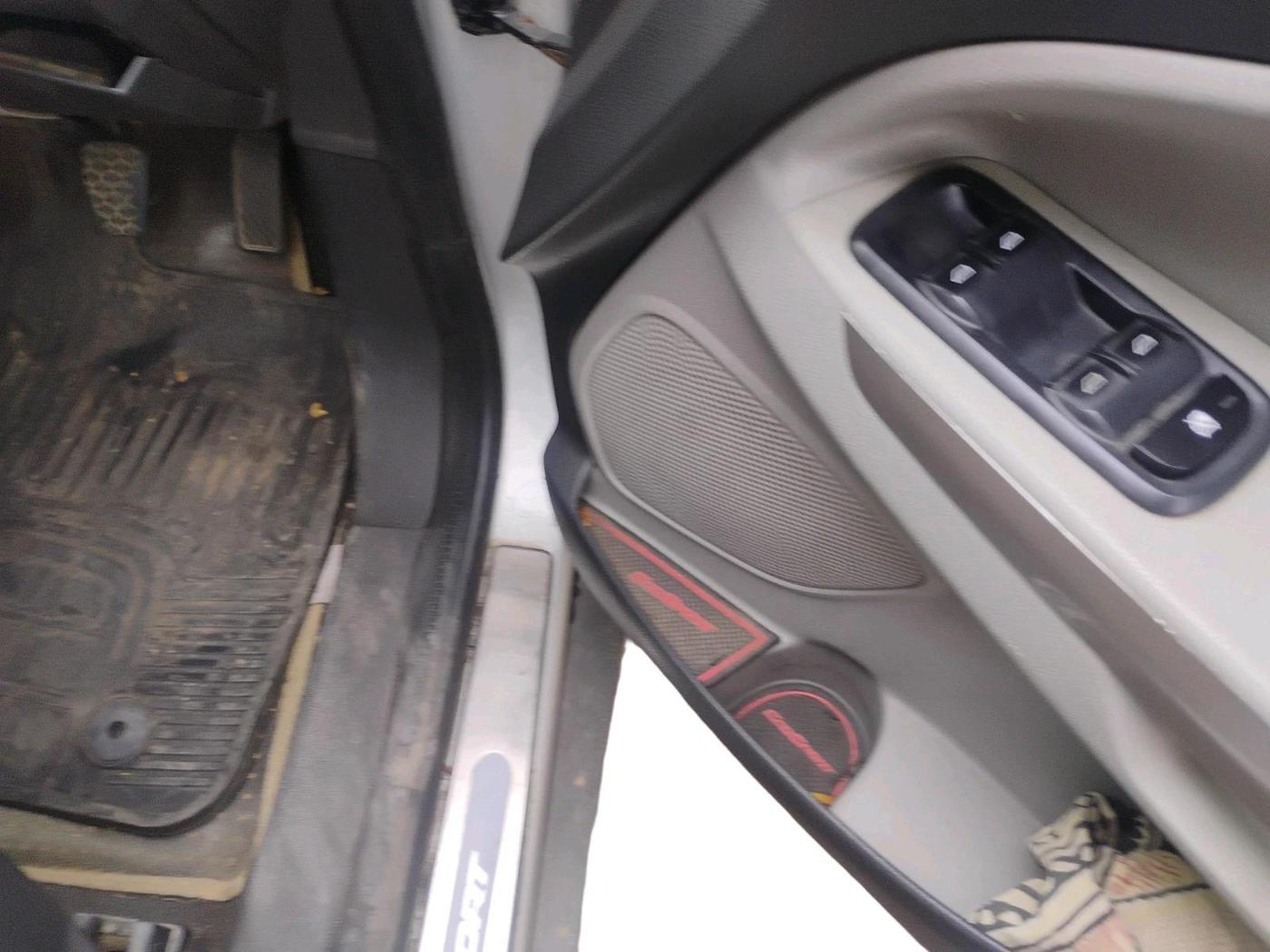 2013 Ford Ecosport TREND 1.5L DIESEL, Diesel, Manual, 1,36,500 km, interior