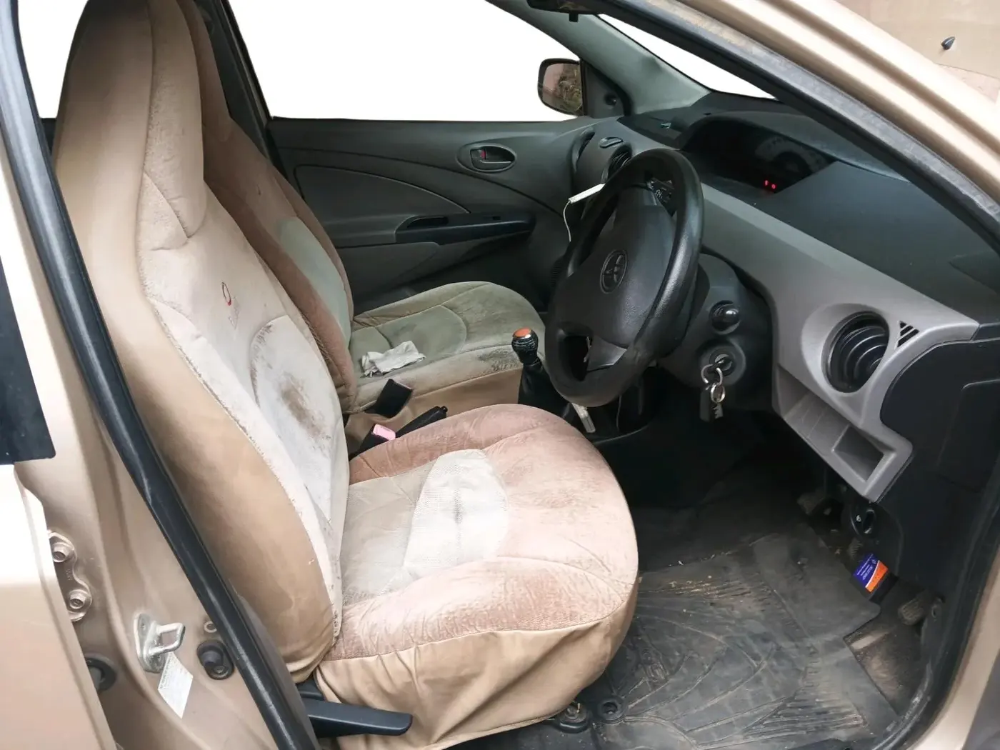 2011 Toyota Etios G, Petrol, Manual, 1,09,633 km, interior