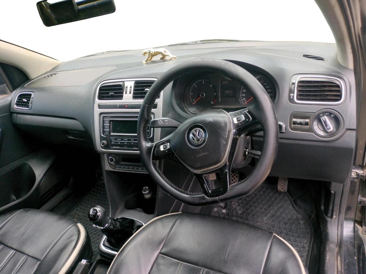 2014 Volkswagen Cross Polo HIGHLINE TDI, Diesel, Manual, 1,58,345 km, interior