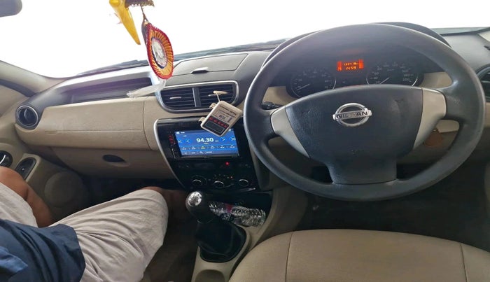 2016 Nissan Terrano XL O (D), Diesel, Manual, 1,33,418 km, interior