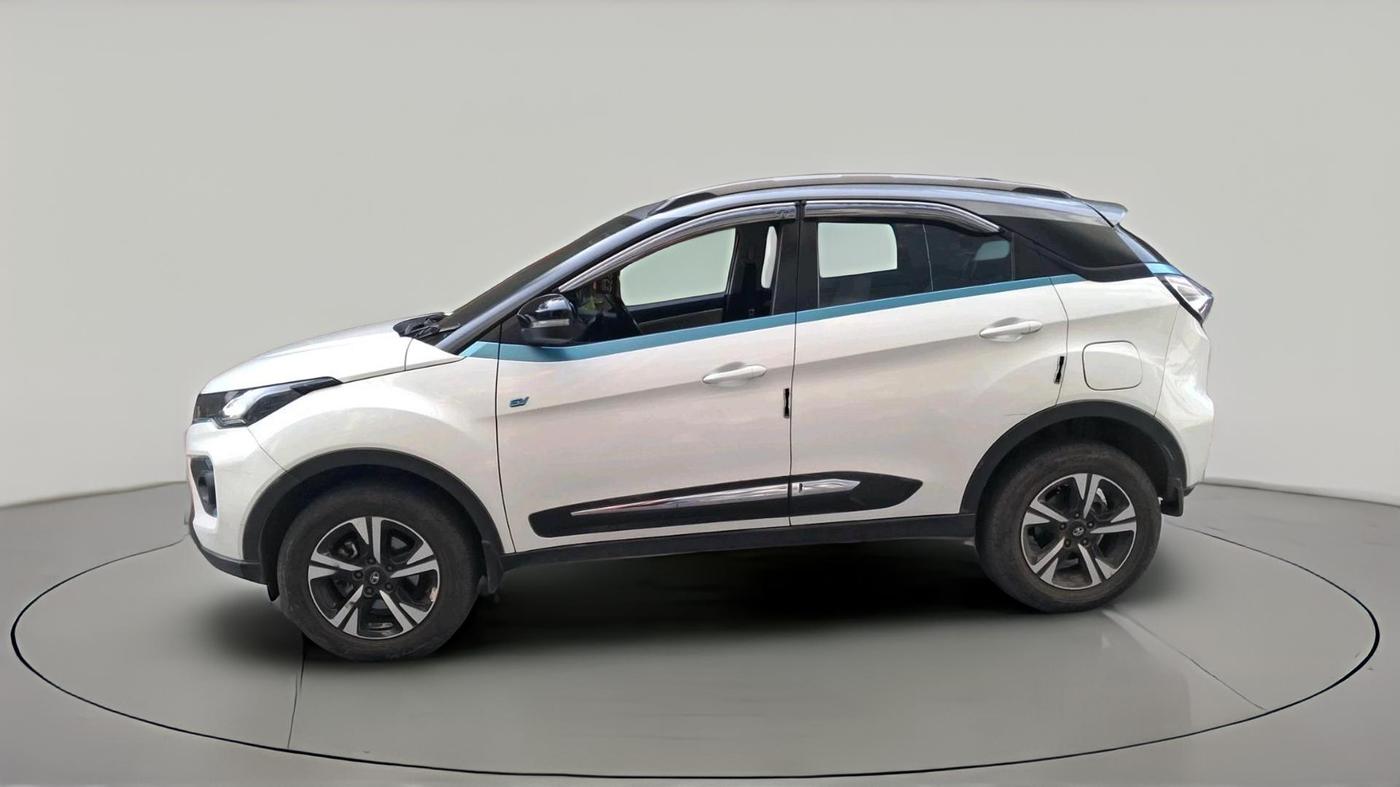 2022 Tata NEXON EV XZ PLUS LUX, Electric, Automatic, 37,544 km, exterior