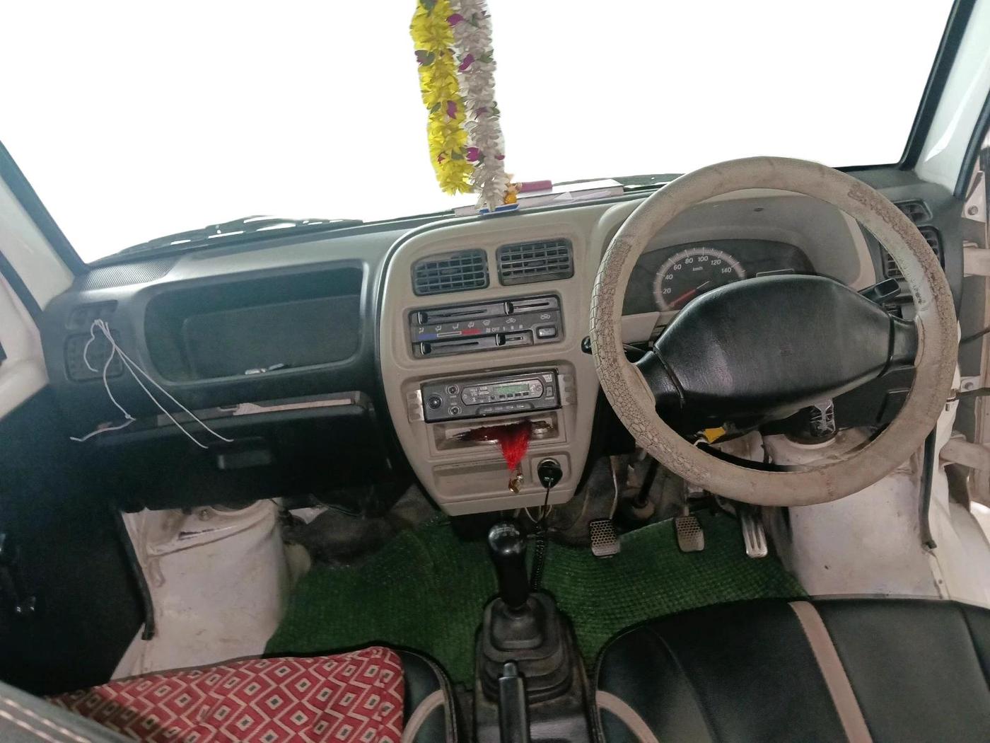 2017 Maruti Eeco 5 STR WITH A/C+HTR, CNG, Manual, 1,88,942 km, interior