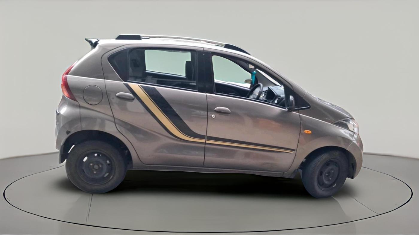 2017 Datsun Redi Go GOLD LIMITED EDITION, Petrol, Manual, 1,31,037 km, exterior