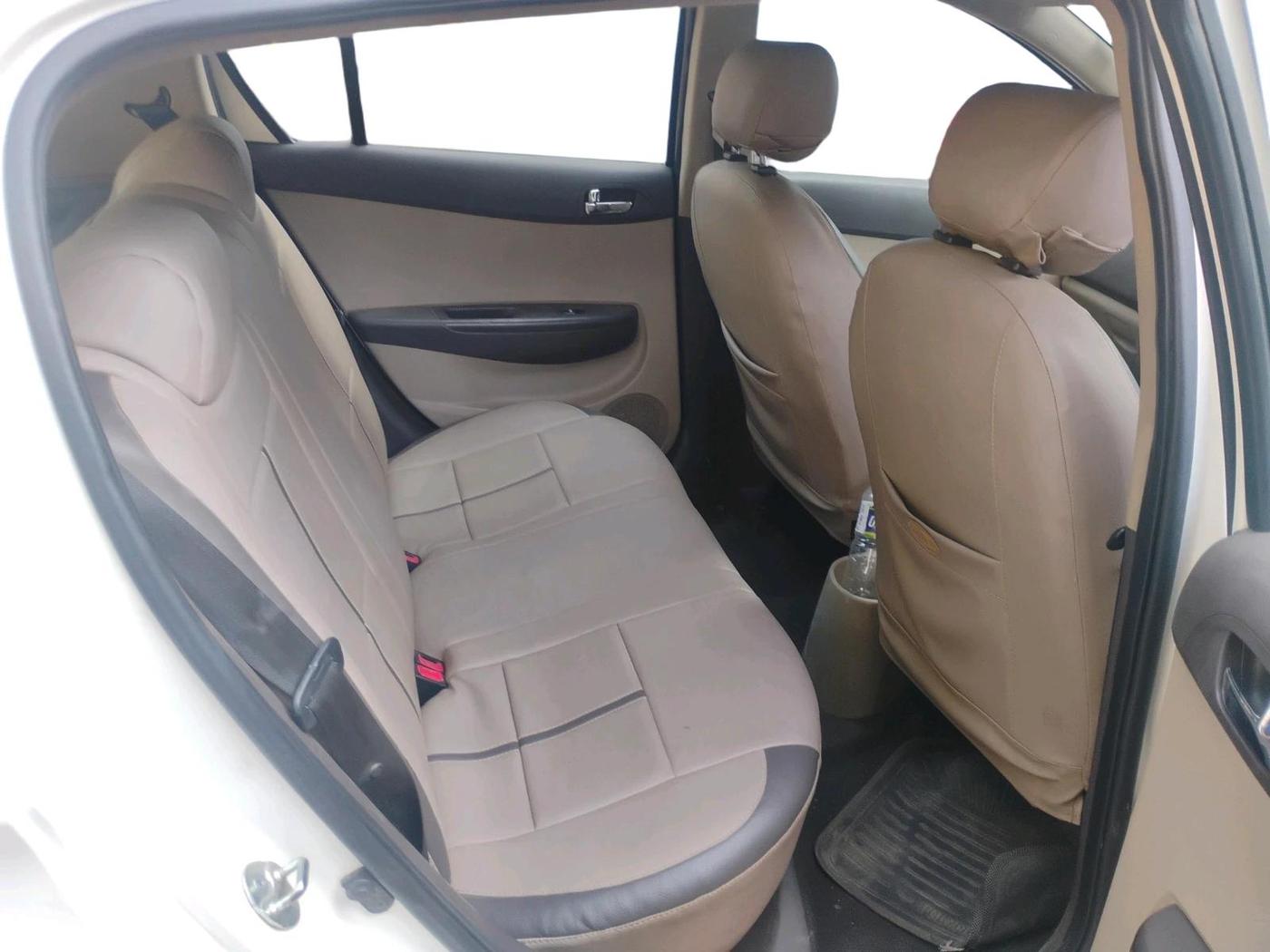 2012 Hyundai i20 MAGNA (O) 1.2, Petrol, Manual, 1,16,115 km, interior