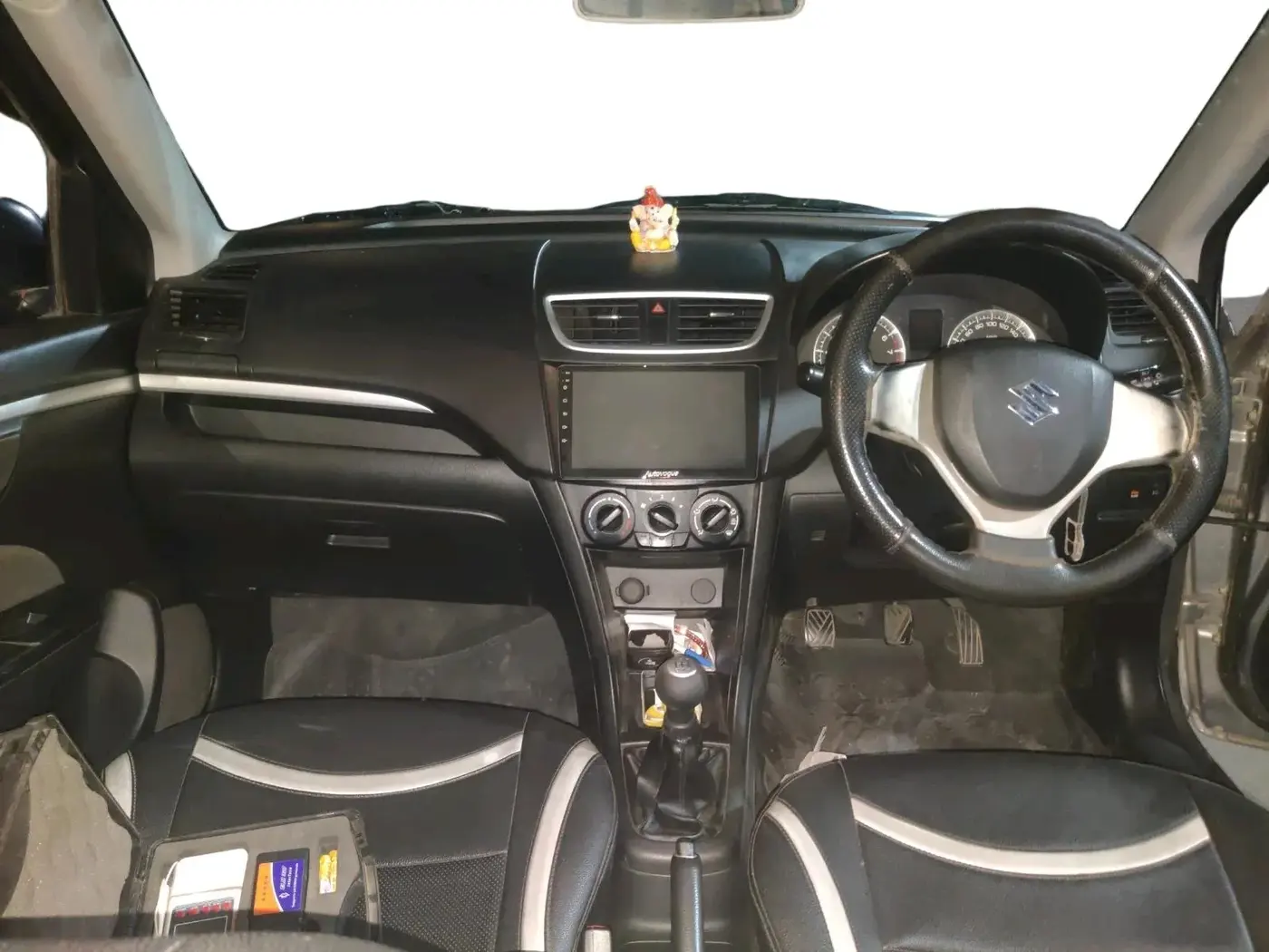 2014 Maruti Swift VXI, Petrol, Manual, 1,08,199 km, interior