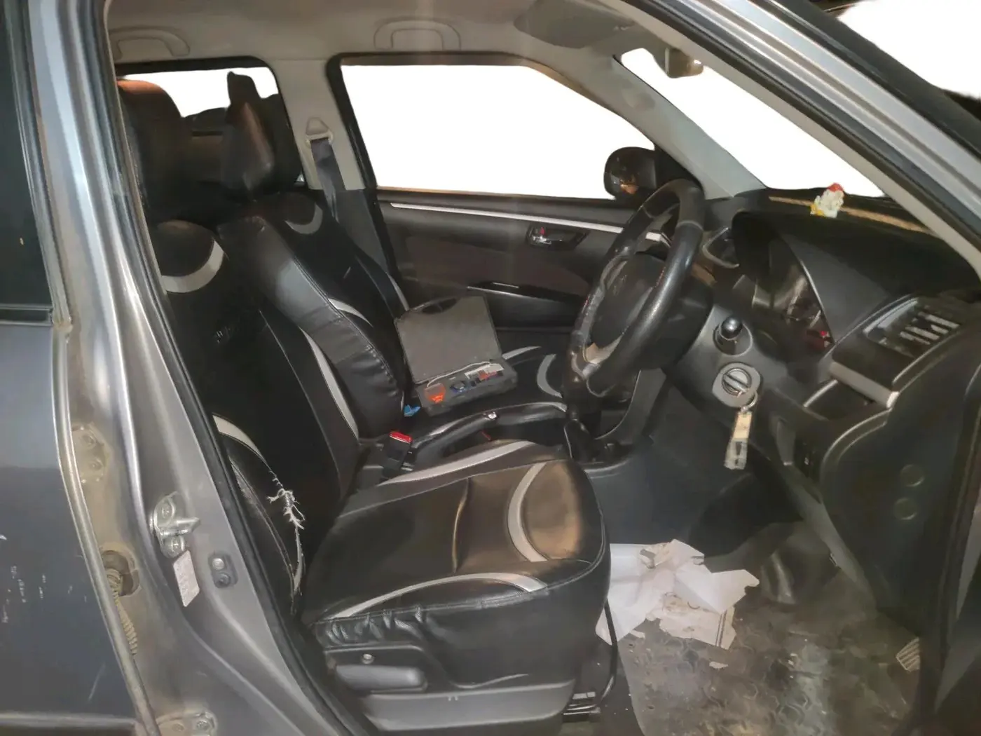 2014 Maruti Swift VXI, Petrol, Manual, 1,08,199 km, interior