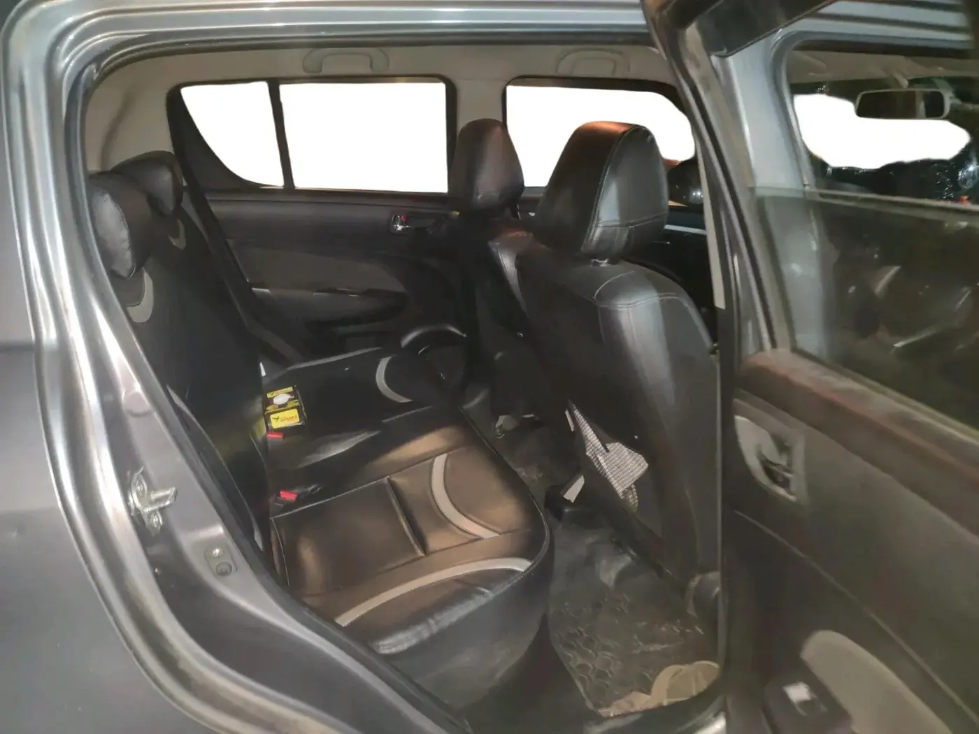 2014 Maruti Swift VXI, Petrol, Manual, 1,08,199 km, interior