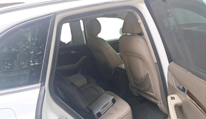 2012 Audi Q5 2.0 TDI QUATTRO, Diesel, Automatic, 1,13,179 km, interior
