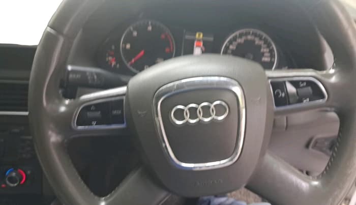2012 Audi Q5 2.0 TDI QUATTRO, Diesel, Automatic, 1,13,179 km, interior