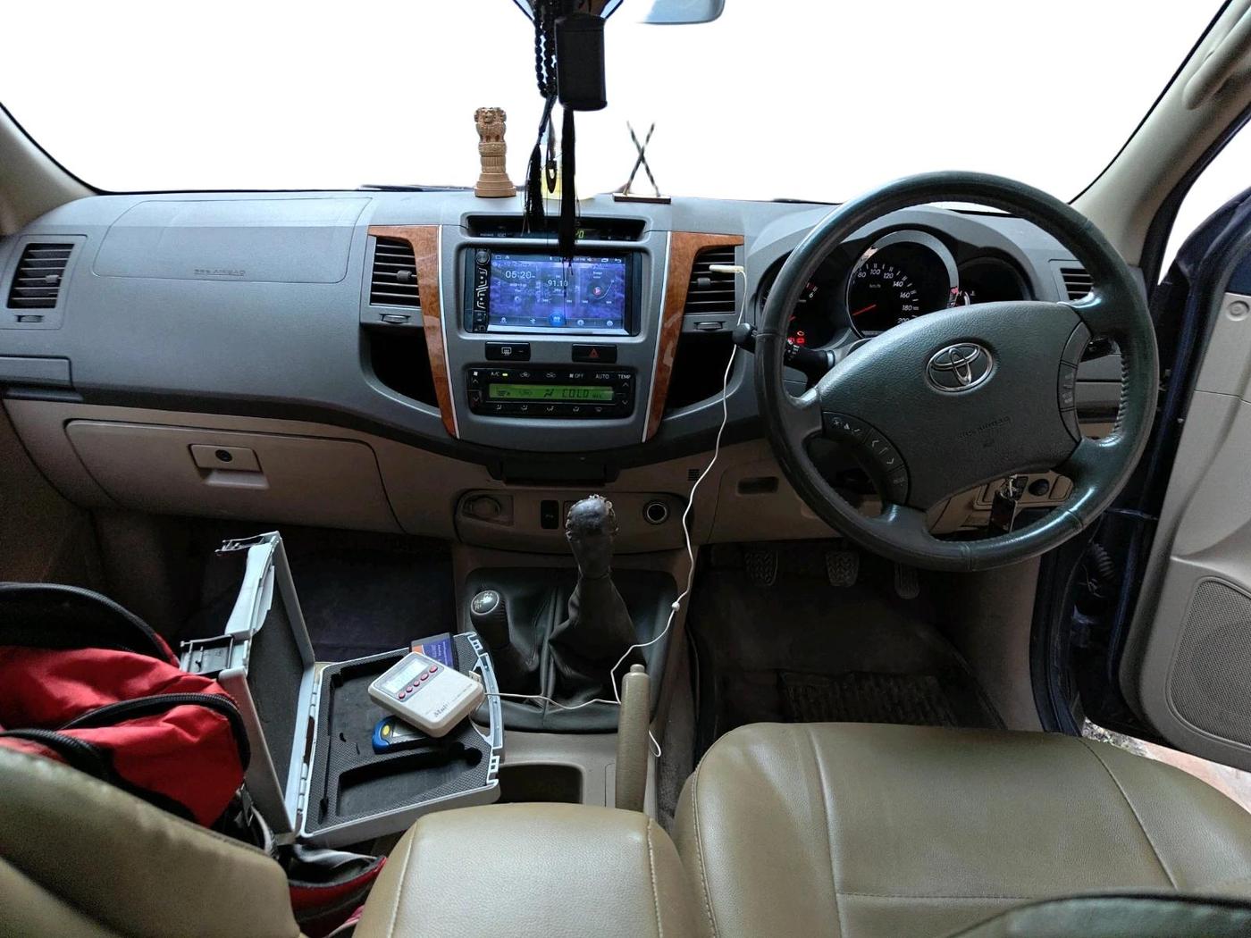 2011 Toyota Fortuner 3.0 4X4 MT, Diesel, Manual, 1,33,449 km, interior