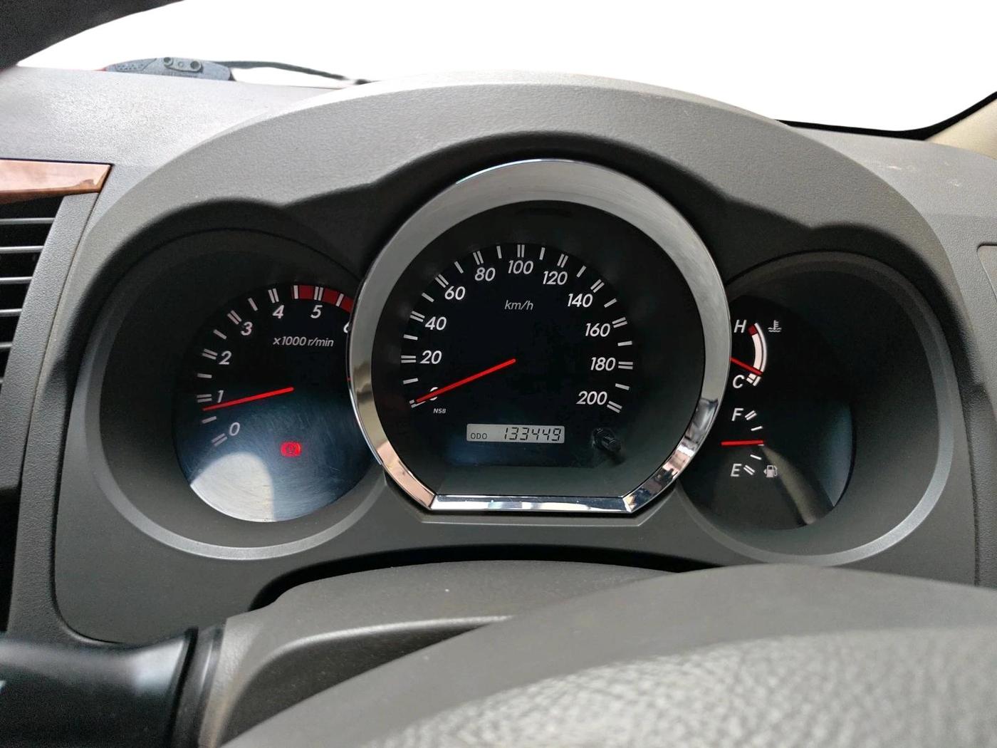 2011 Toyota Fortuner 3.0 4X4 MT, Diesel, Manual, 1,33,449 km, interior