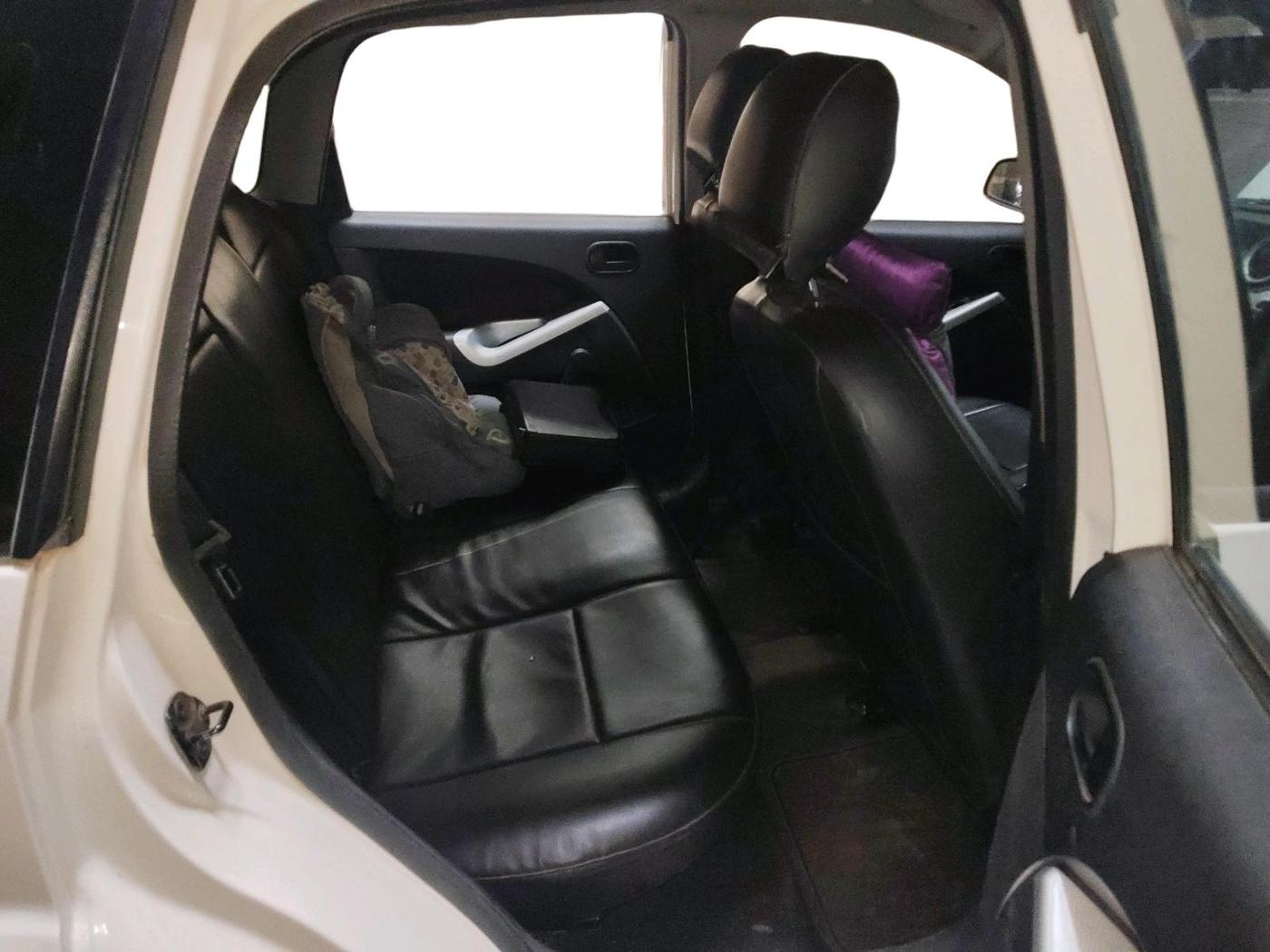 2011 Ford Figo ZXI 1.4 DIESEL, Diesel, Manual, 74,495 km, interior