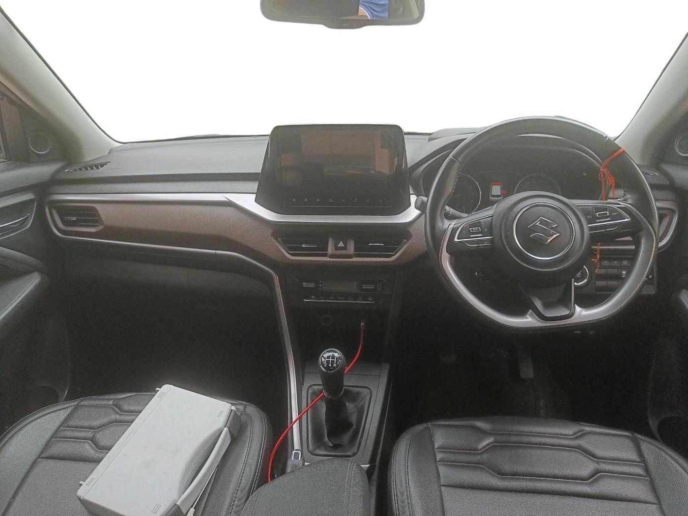 2022 Maruti BREZZA ZXI + SMART HYBRID, Petrol, Manual, 36,432 km, interior