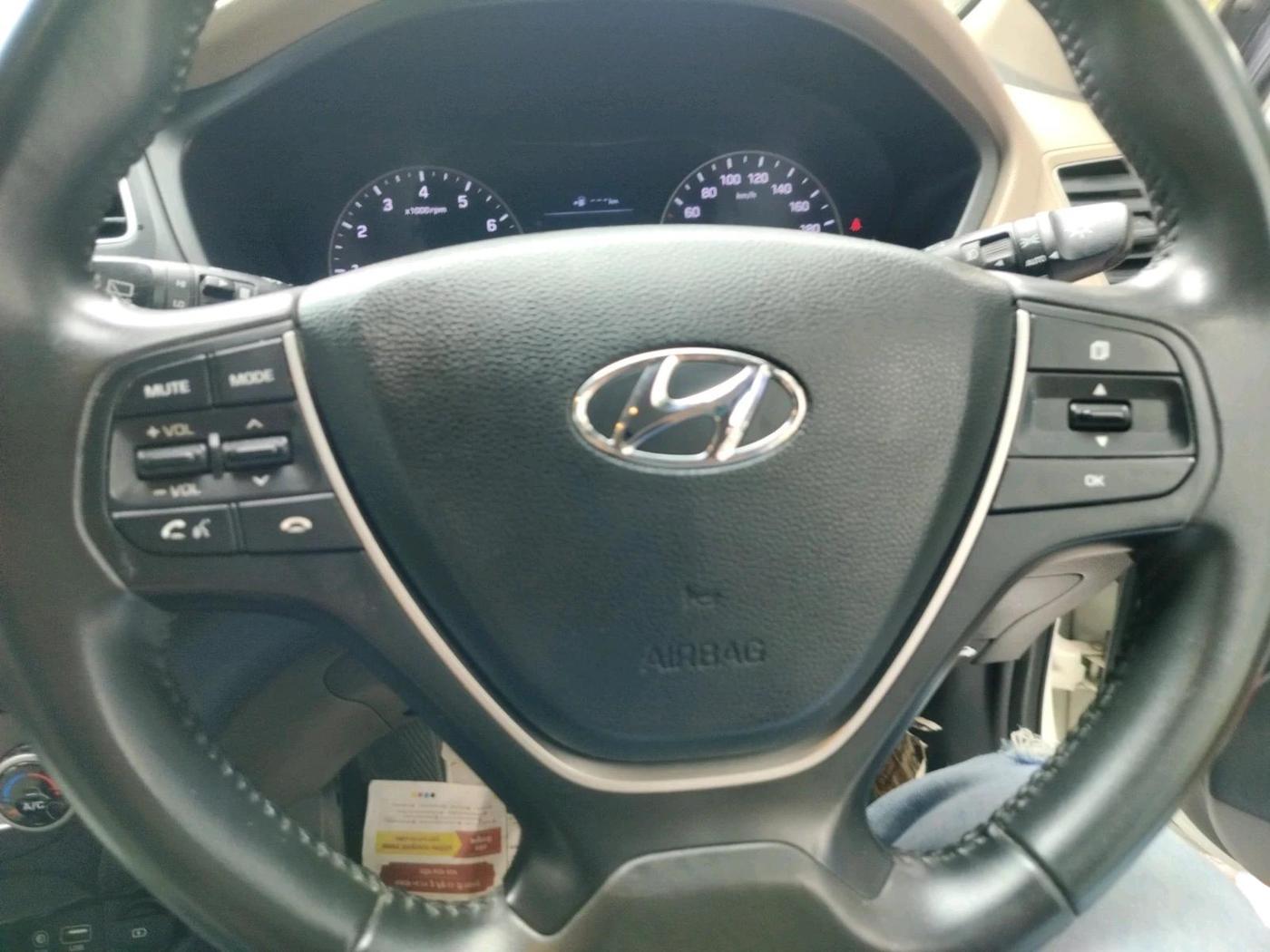 2019 Hyundai Elite i20 ASTA 1.2 (O), Petrol, Manual, 27,025 km, interior