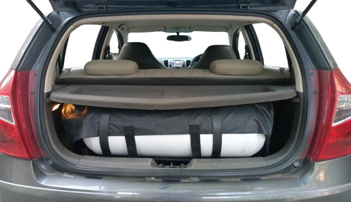 2012 Hyundai i10 SPORTZ 1.2 AT, CNG, Automatic, 66,398 km, exterior