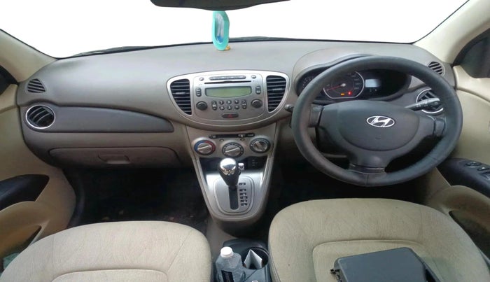 2012 Hyundai i10 SPORTZ 1.2 AT, CNG, Automatic, 66,398 km, interior