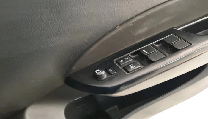 2015 Maruti Swift VXI, Petrol, Manual, 99,914 km, interior