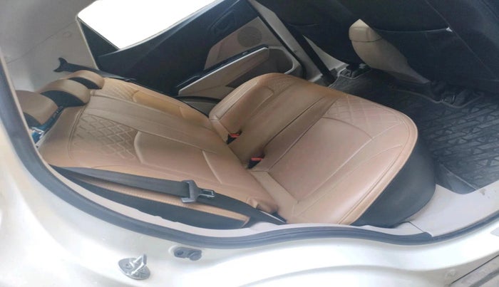 2019 Mahindra XUV300 W6 1.2 PETROL, Petrol, Manual, 62,445 km, interior