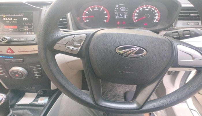 2019 Mahindra XUV300 W6 1.2 PETROL, Petrol, Manual, 62,445 km, interior