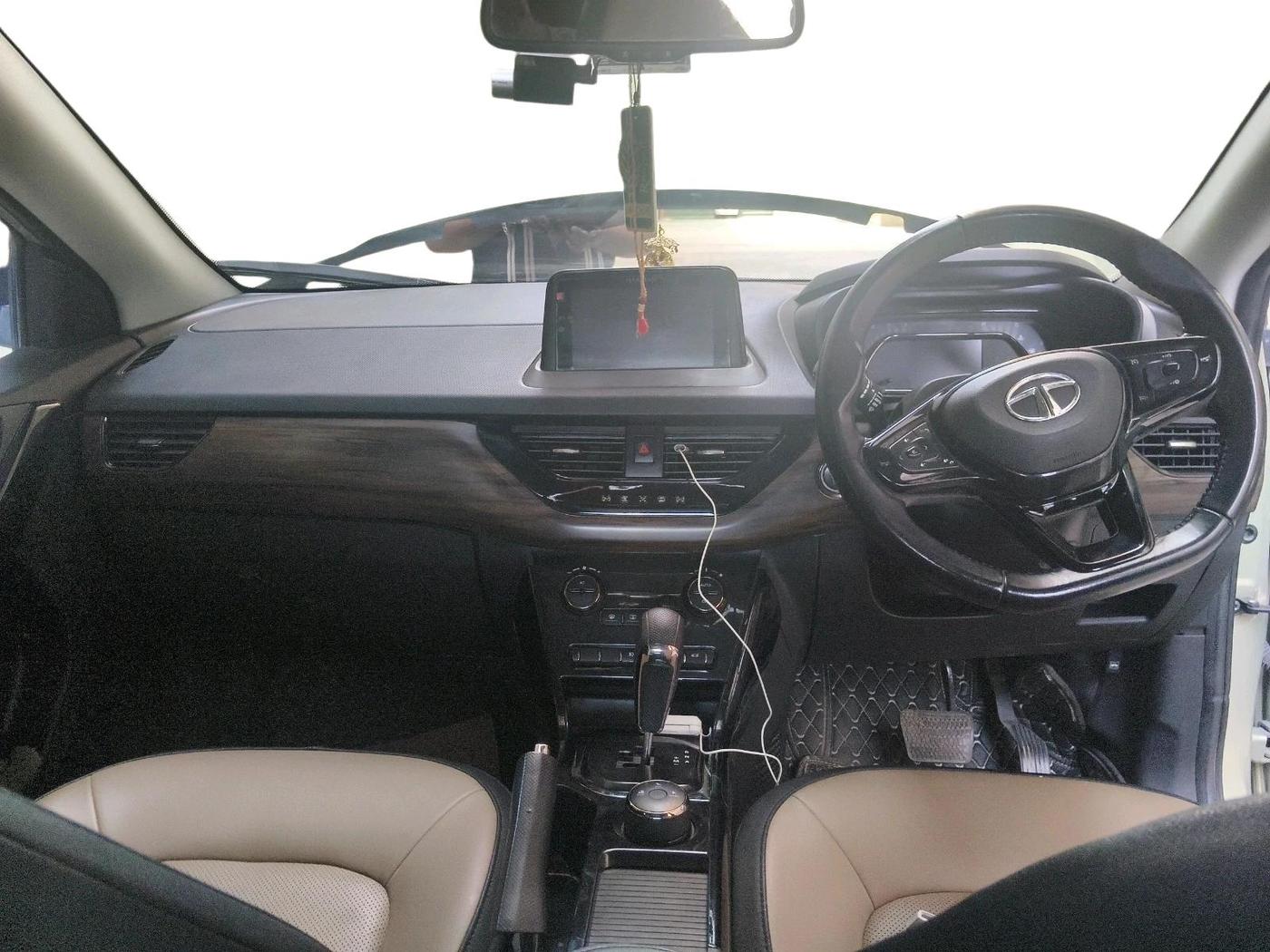 2022 Tata NEXON XZA PLUS KAZIRANGA PETROL, Petrol, Automatic, 52,464 km, interior