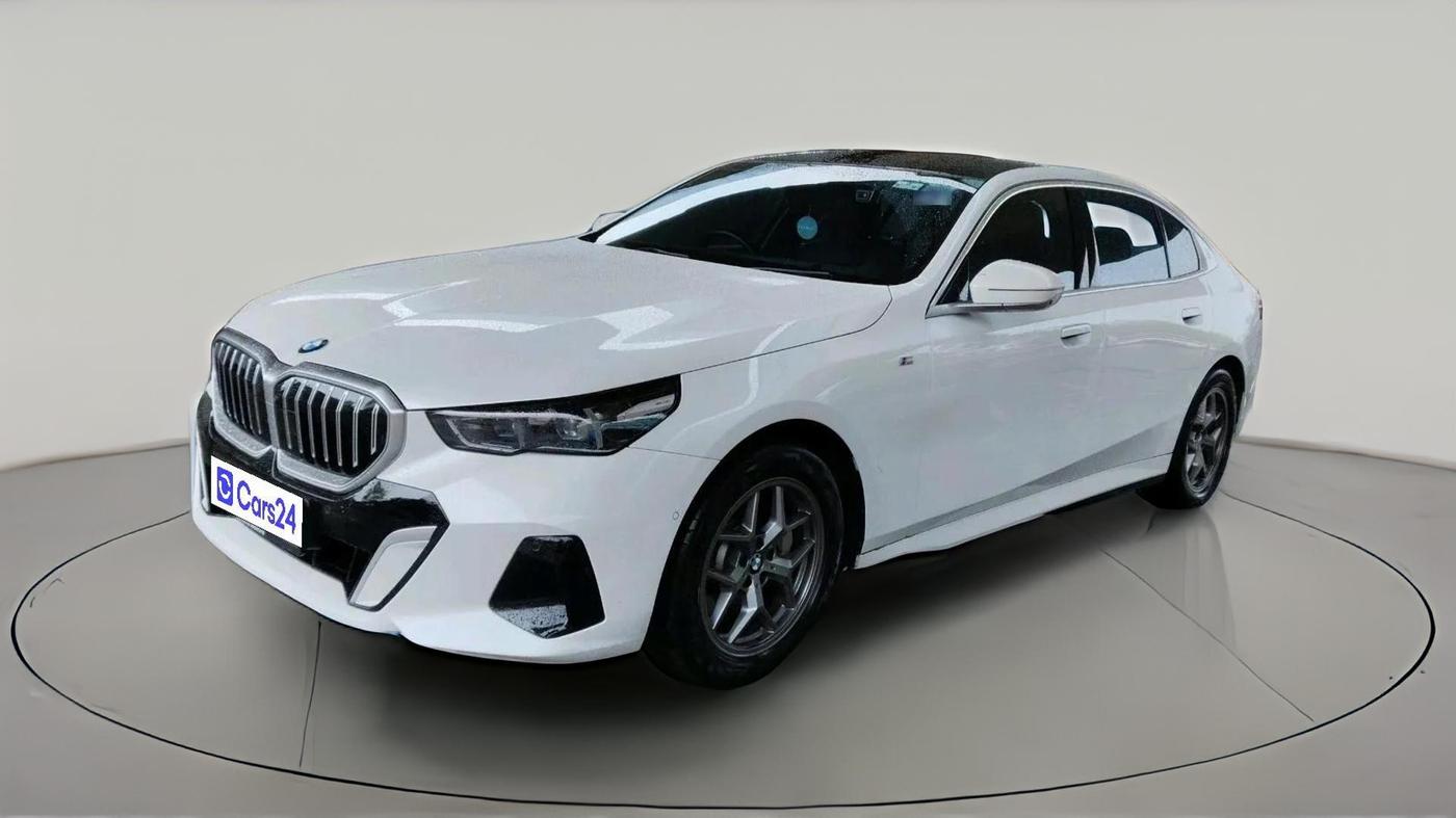 2025 BMW 5 Series 530Li M Sport, Petrol, Automatic, 8,203 km, exterior