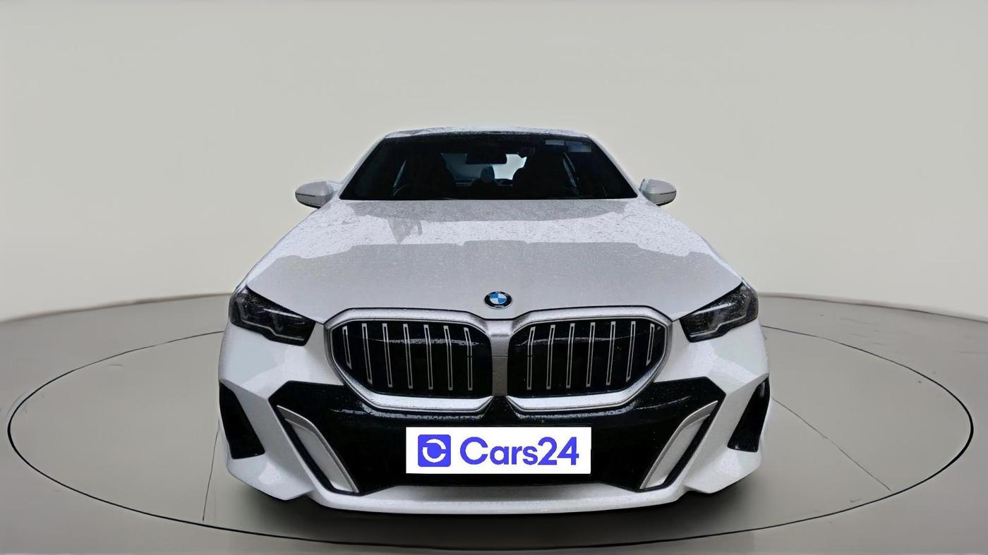2025 BMW 5 Series 530Li M Sport, Petrol, Automatic, 8,203 km, exterior