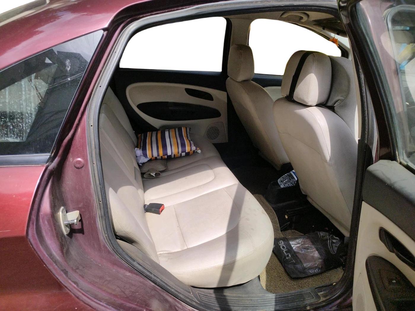 2013 Fiat Linea CLASSIC 1.4 L, Petrol, Manual, 1,13,444 km, interior