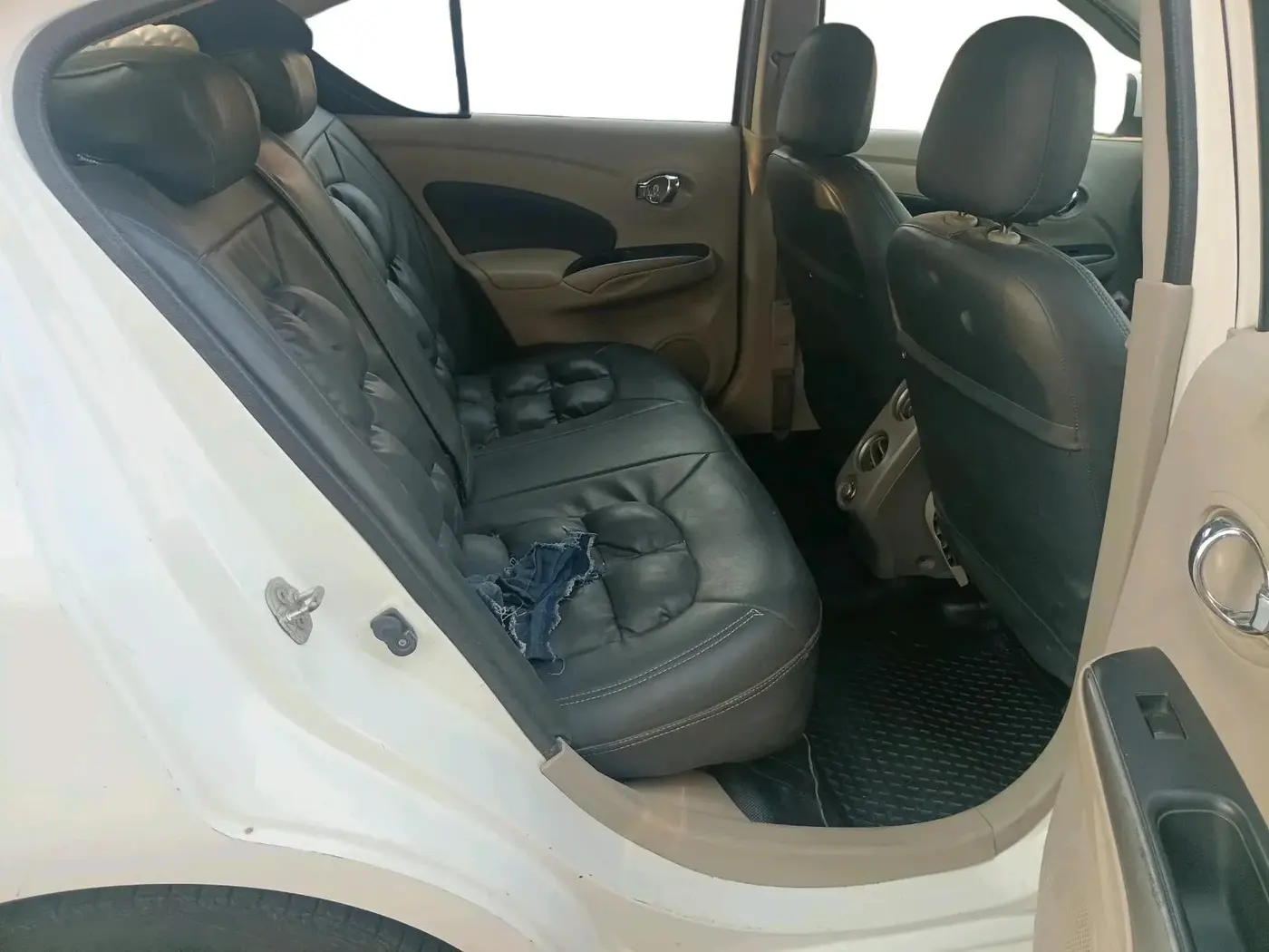 2013 Nissan Sunny XV PETROL, Petrol, Manual, 55,820 km, interior