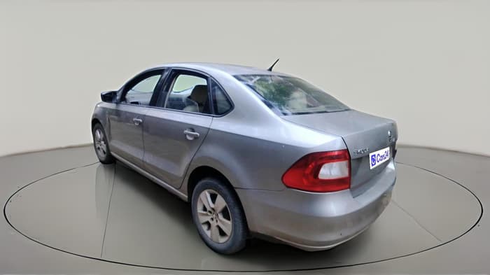 2014 Skoda Rapid 1.5 TDI CR ELEGANCE AT, Diesel, Automatic, 1,65,745 km, exterior