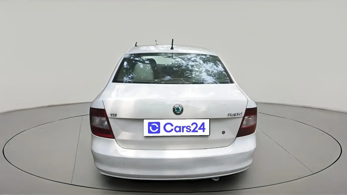 2012 Skoda Rapid ELEGANCE 1.6 TDI CR MT, Diesel, Manual, 91,518 km, exterior