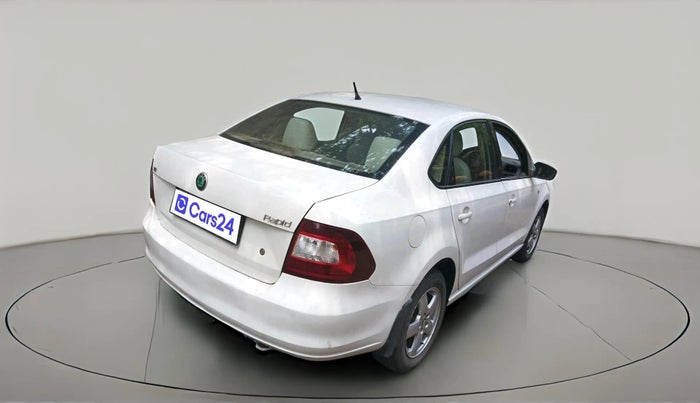 2012 Skoda Rapid ELEGANCE 1.6 TDI CR MT, Diesel, Manual, 91,518 km, exterior