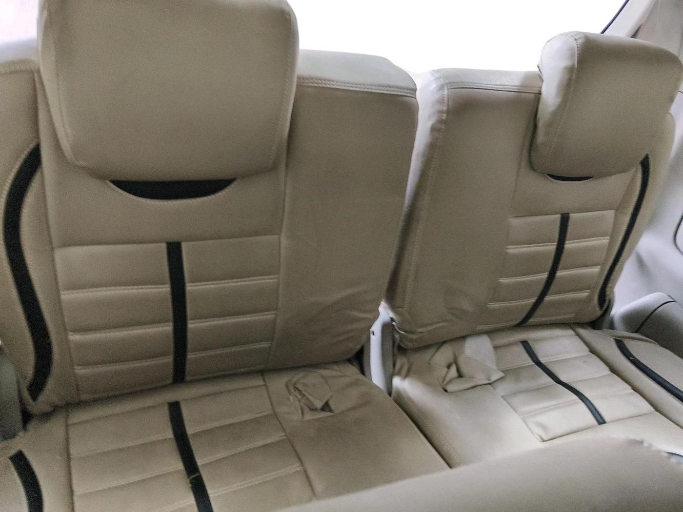 2011 Toyota Innova V 2.5 7 STR, Diesel, Manual, 1,74,225 km, interior