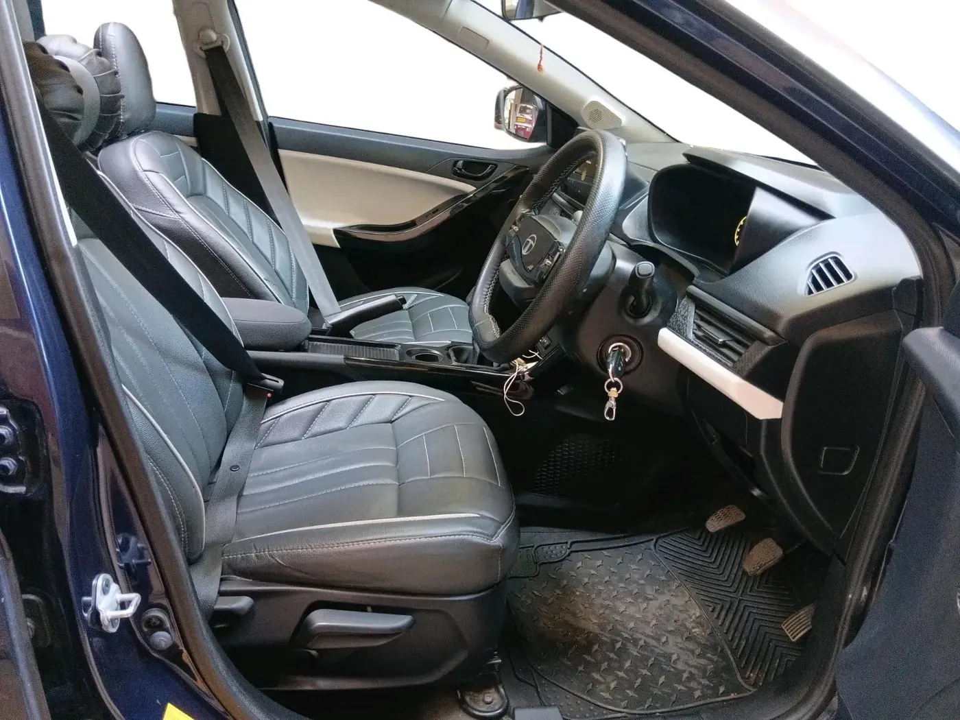 2025 Tata NEXON Pure S 1.2 iCNG, CNG, Manual, 18,621 km, interior