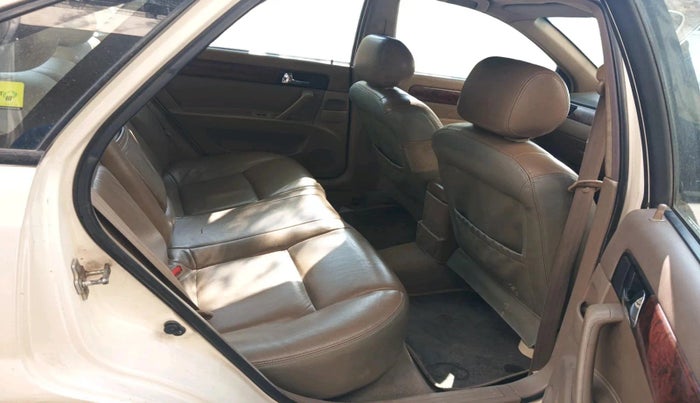 2006 Chevrolet Optra LT ROYALE 1.6, Petrol, Manual, 1,10,465 km, interior