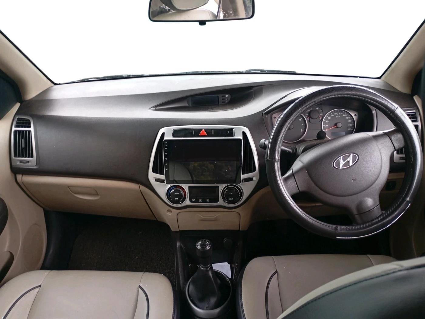 2014 Hyundai Elite i20 MAGNA 1.2, Petrol, Manual, 1,26,963 km, interior