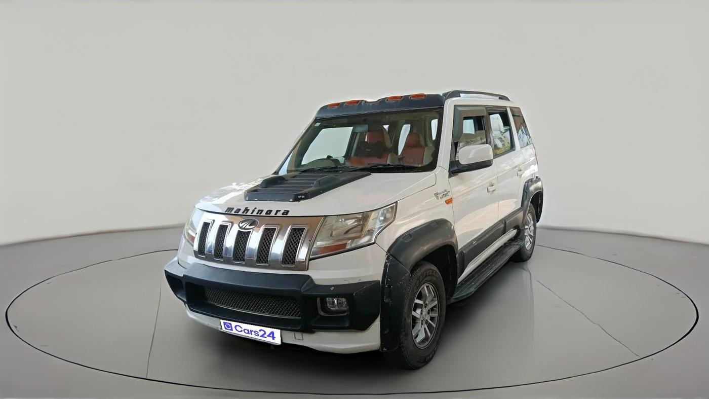 2016 Mahindra TUV300 T8 AMT, Diesel, Automatic, 1,50,333 km, exterior
