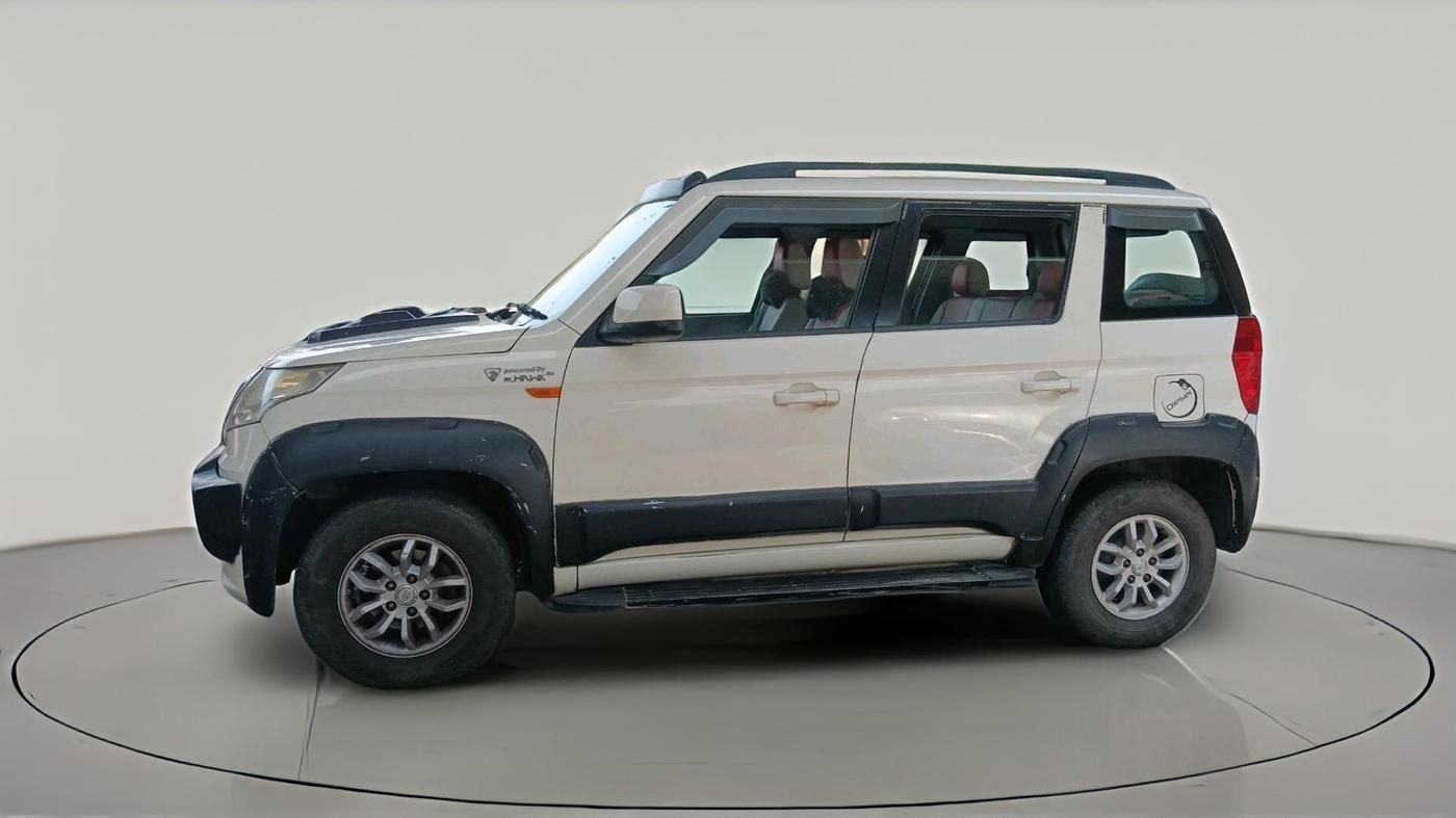 2016 Mahindra TUV300 T8 AMT, Diesel, Automatic, 1,50,333 km, exterior