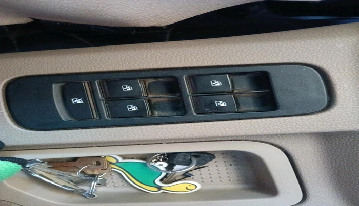 2016 Mahindra TUV300 T8 AMT, Diesel, Automatic, 1,50,333 km, interior