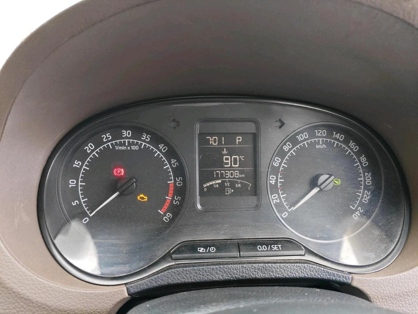 2015 Skoda Rapid AMBITION 1.5 TDI AT, Diesel, Automatic, 1,77,308 km, interior