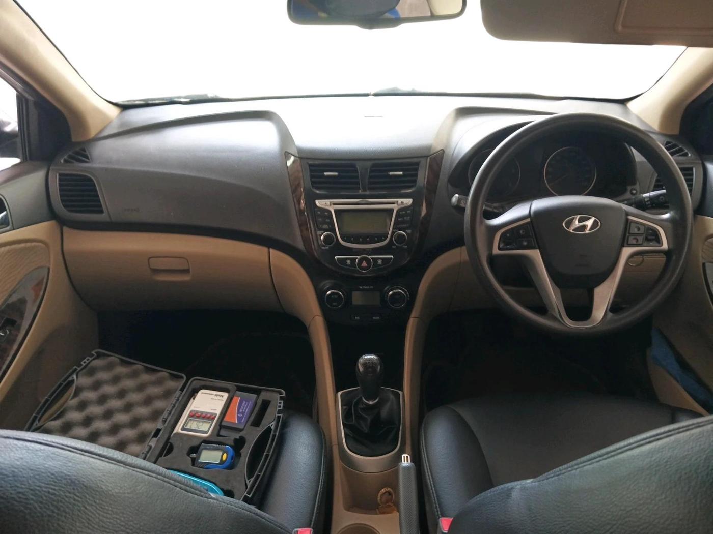 2014 Hyundai Verna FLUIDIC 1.6 CRDI SX, Diesel, Manual, 88,619 km, interior