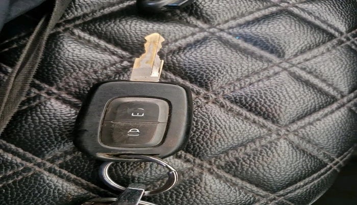 2019 Renault Kwid RXT 1.0 AMT, Petrol, Automatic, 57,987 km, interior