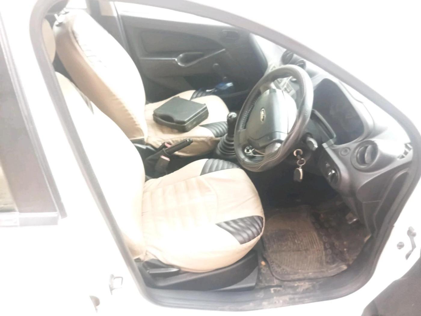 2012 Ford Figo LXI 1.4 DIESEL, Diesel, Manual, 1,20,499 km, interior