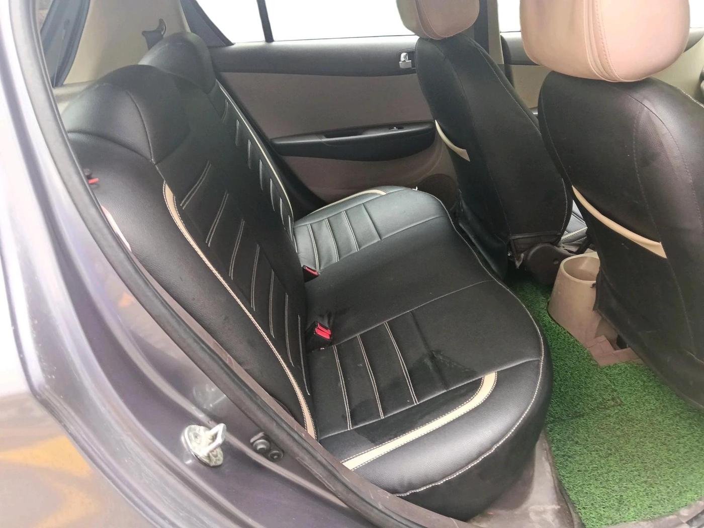 2011 Hyundai i20 MAGNA (O) 1.2, Petrol, Manual, 1,24,520 km, interior