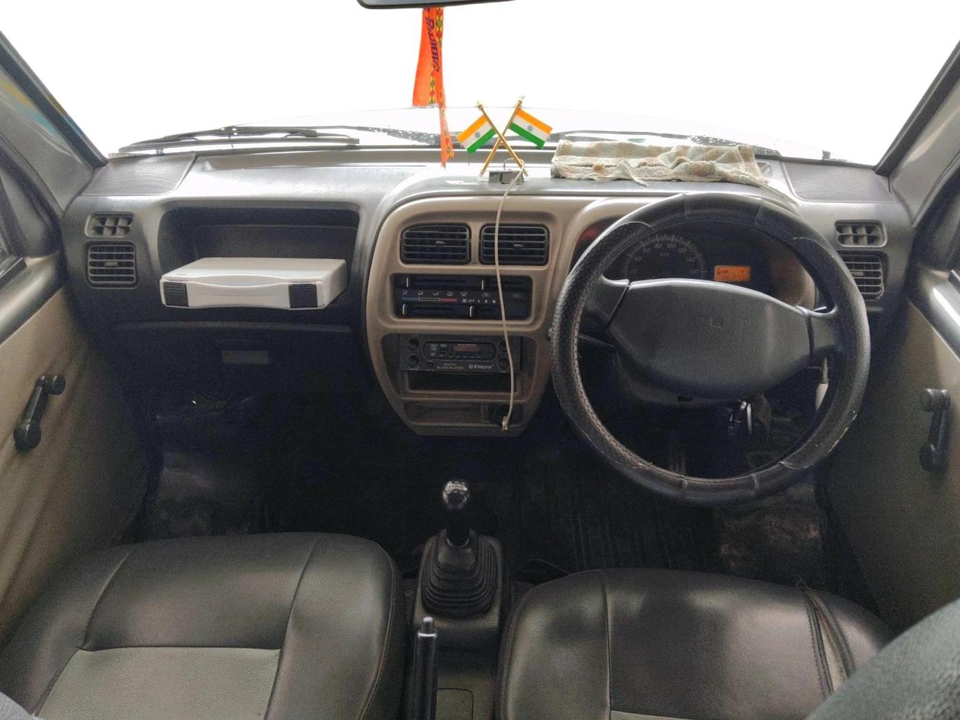 2013 Maruti Eeco 7 STR, CNG, Manual, 3,31,077 km, interior