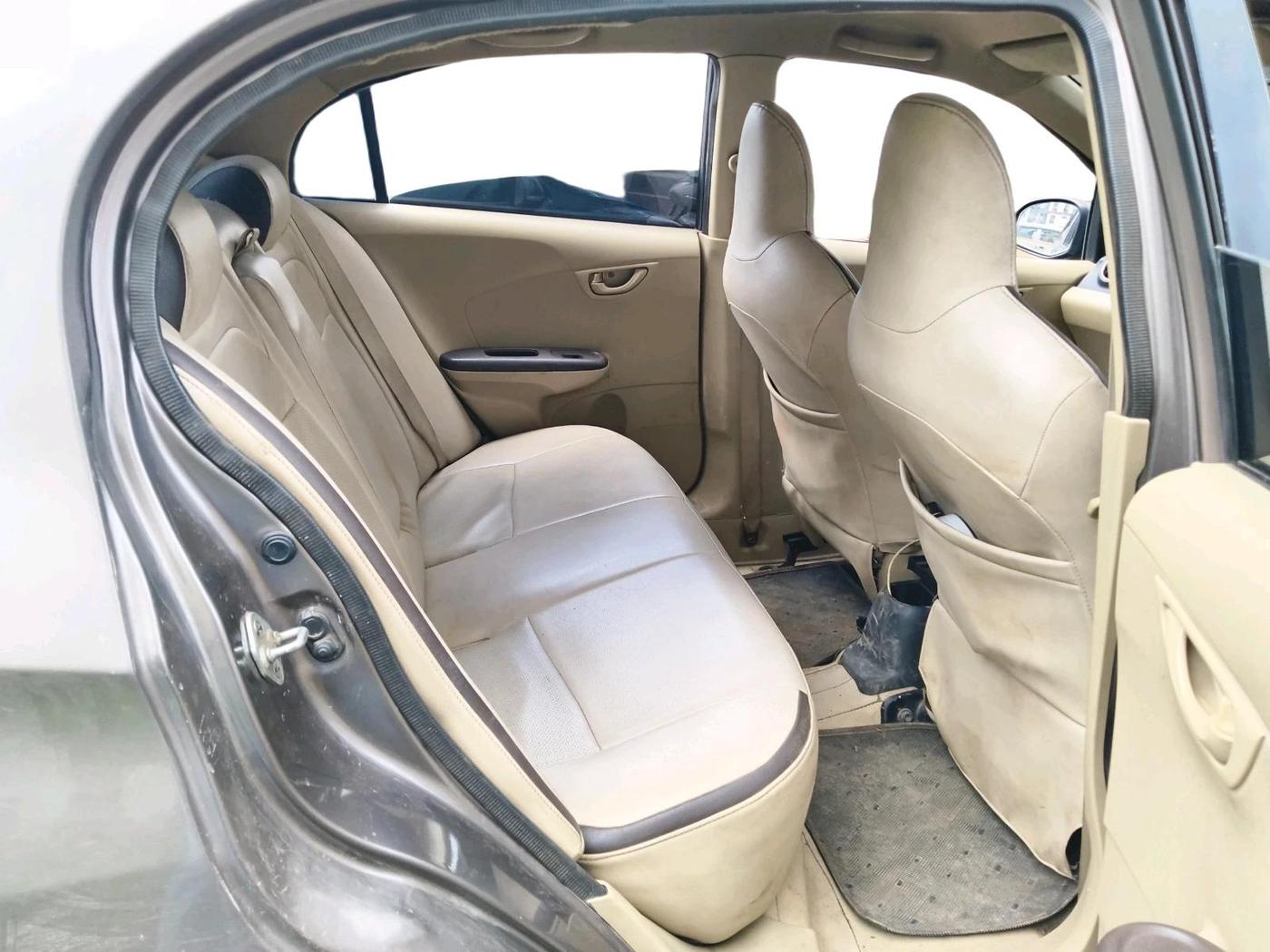 2013 Honda Amaze 1.2L I-VTEC S, Petrol, Manual, 1,20,696 km, interior