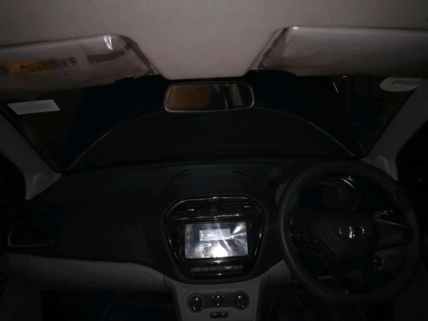 2022 Tata Tiago XT CNG, CNG, Manual, 33,109 km, interior
