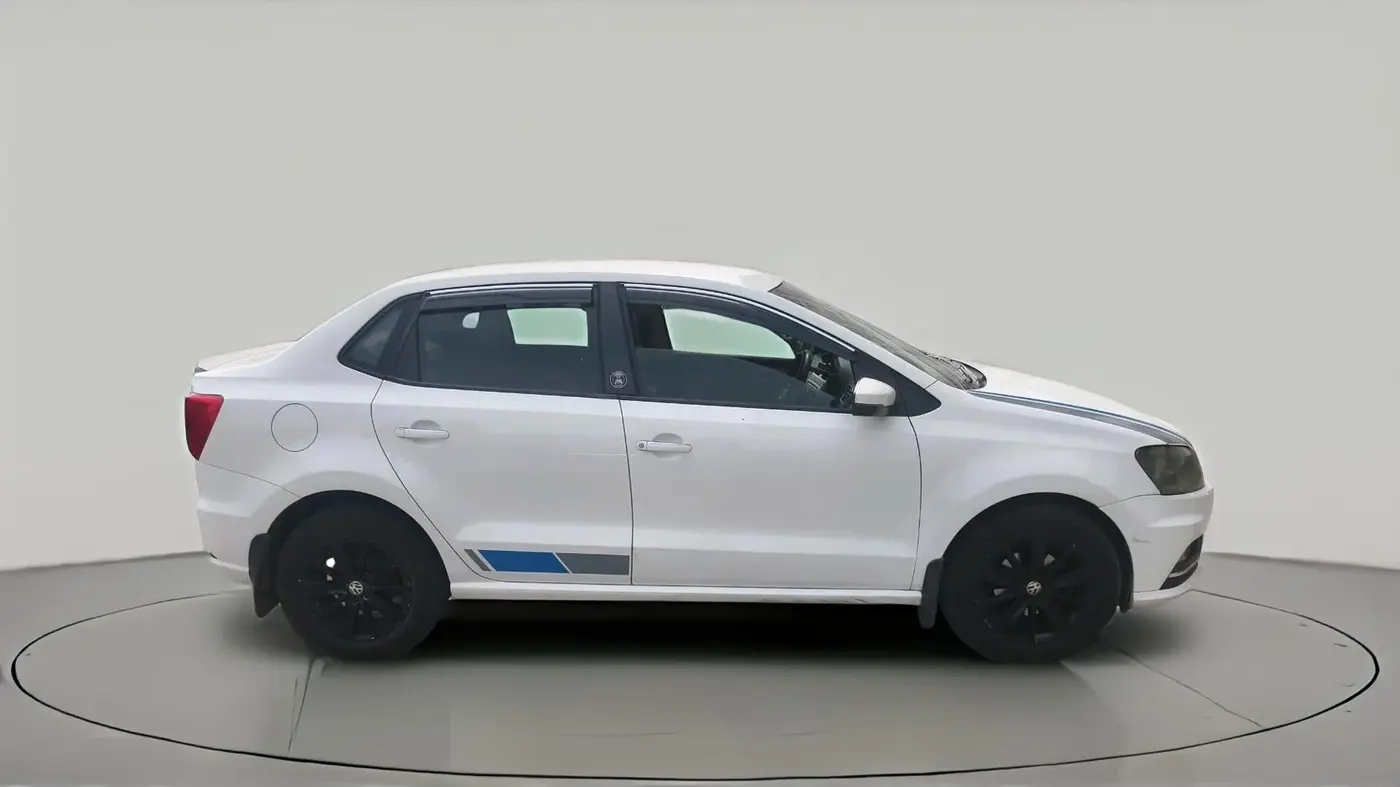 2017 Volkswagen Ameo HIGHLINE PLUS 1.5L AT 16 ALLOY, Diesel, Automatic, 1,24,666 km, exterior