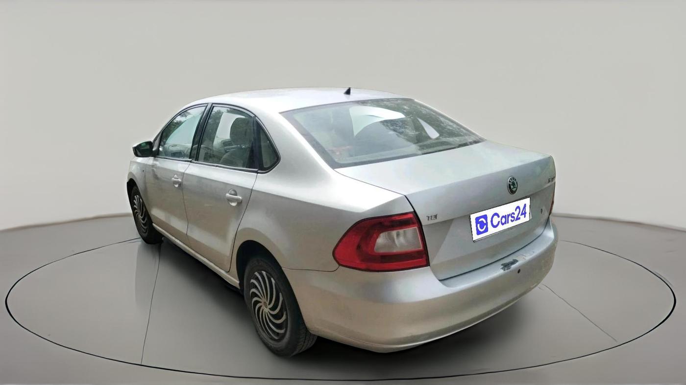 2014 Skoda Rapid AMBITION 1.6 TDI CR MT, Diesel, Manual, 1,09,273 km, exterior